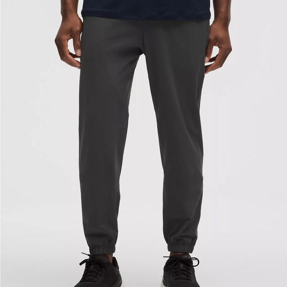 (NWT) Lululemon Men’s Pace Breaker Jogger Regular (L) DARK GREY